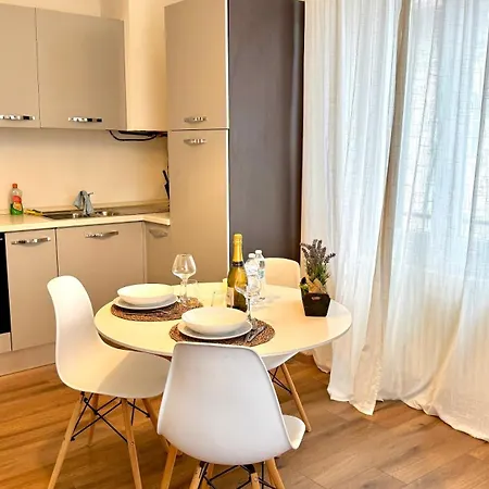 Axelparkcomo Apartamento *