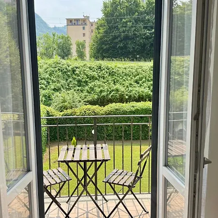 Axelparkcomo Apartmán *